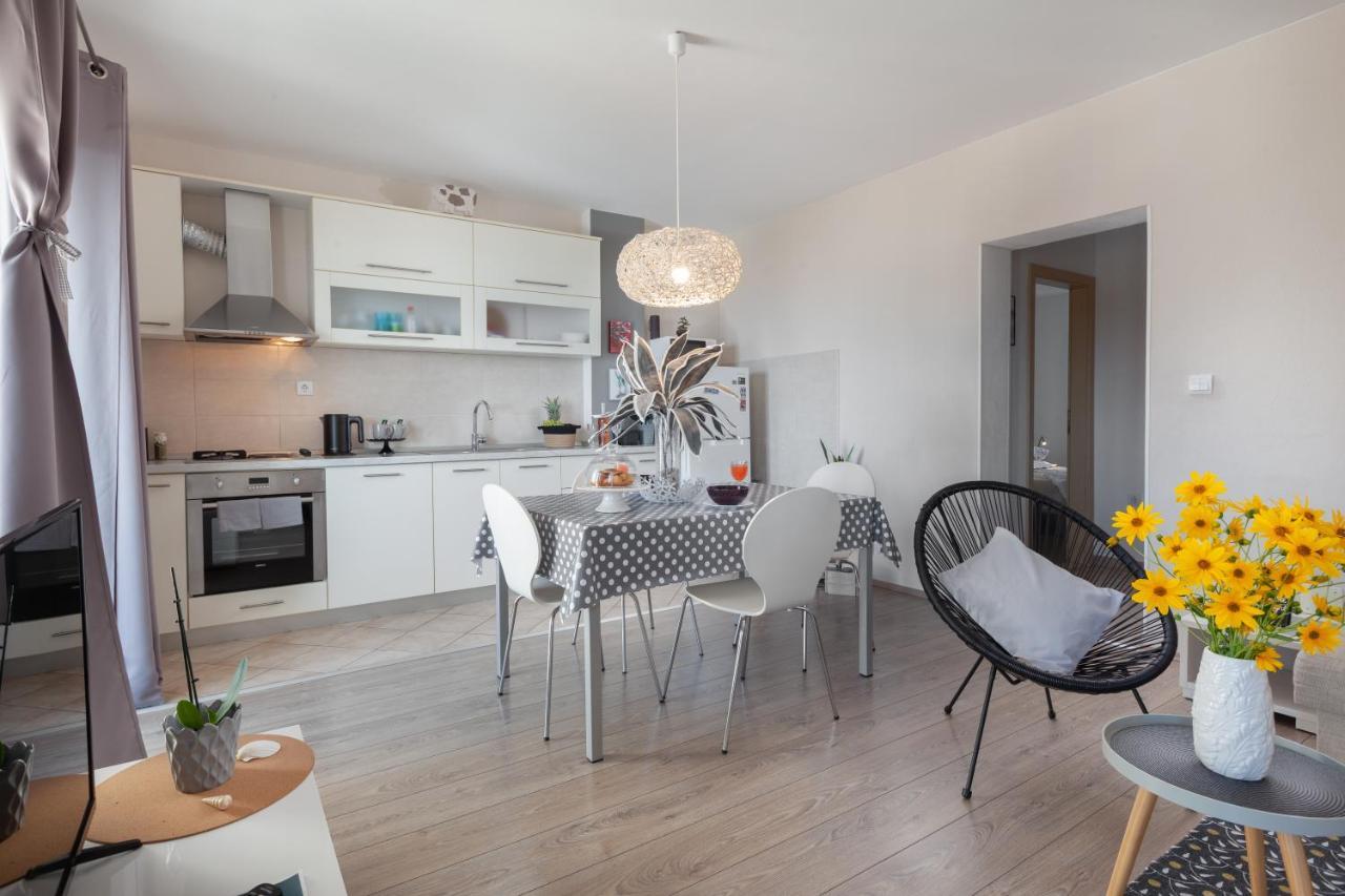 Sea View Ela Apartments Podgora Eksteriør bilde
